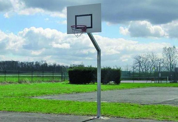 Panier de Basket sur Platine 2,60m de Hauteur - Metalu Plast
