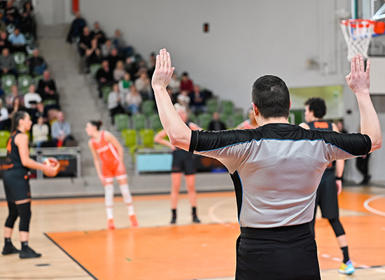 Arbitre de basket